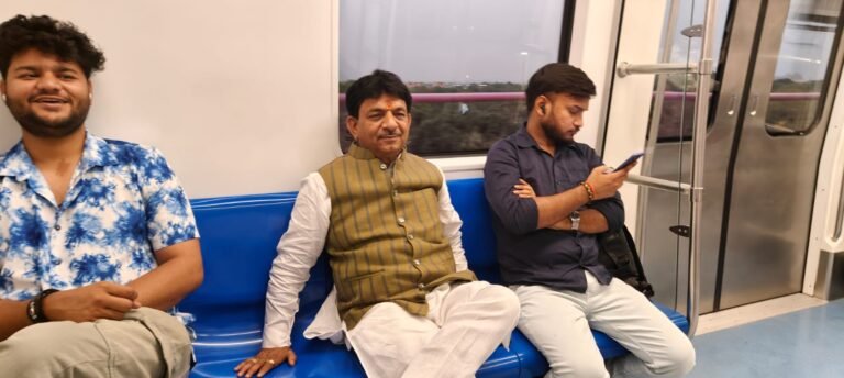 प्रधानमंत्री मोदी के आह्वान पर मंत्री कपिल देव अग्रवाल ने  RRTS से किया सफर