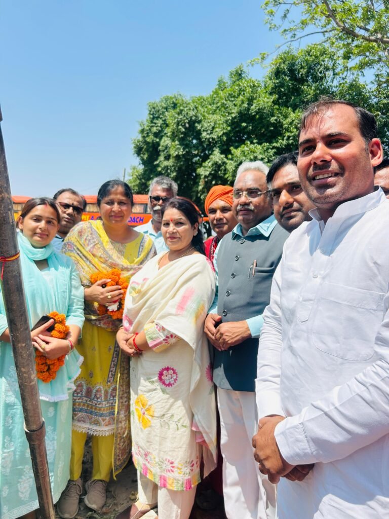 कैबिनेट मंत्री मदन कौशिक ने किया सीवर लाईन निर्माण कार्य का शुभारंभ