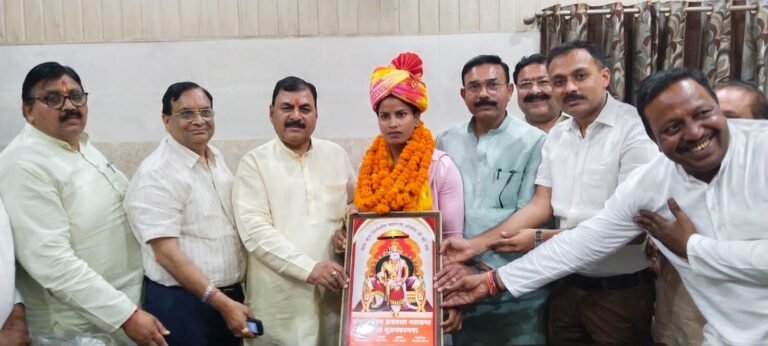 संयुक्त वैश्य अग्रवाल महासभा द्वारा  सम्मान समारोह का आयोजन