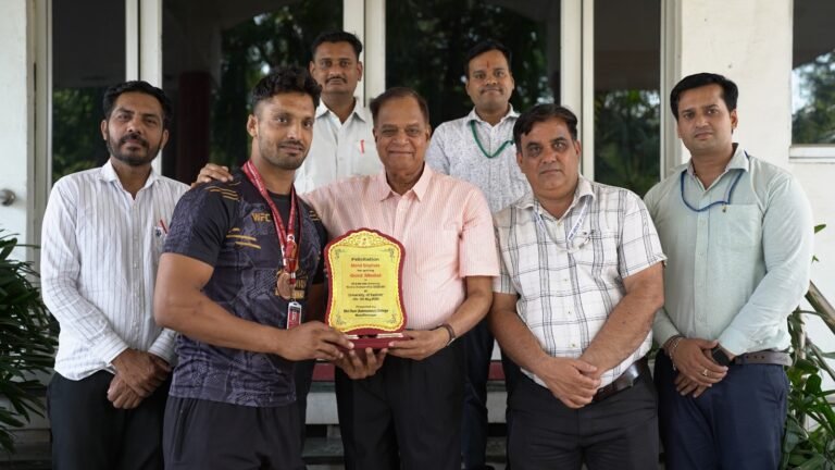 श्रीराम कॉलेज के बीपीएड प्रथम वर्ष के छात्र मौ0 शाहवेज ने जीता स्वर्ण पदक