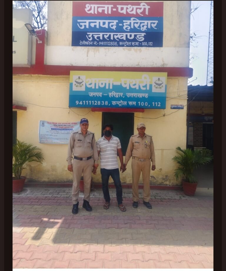 बुक्कनपुर में दो पक्षों में खूनी संघर्ष, दोनों ओर से क्रॉस मुकदमा दर्ज