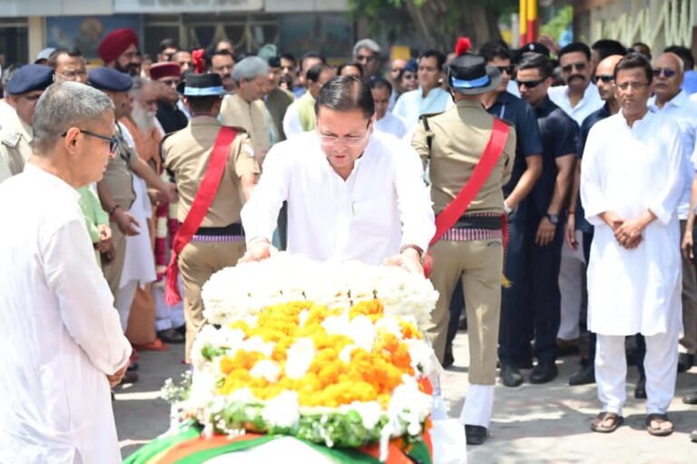 पूर्व मुख्यमंत्री भुवन चंद्र खंडूड़ी की अंतिम यात्रा में उमड़ा जनसैलाब