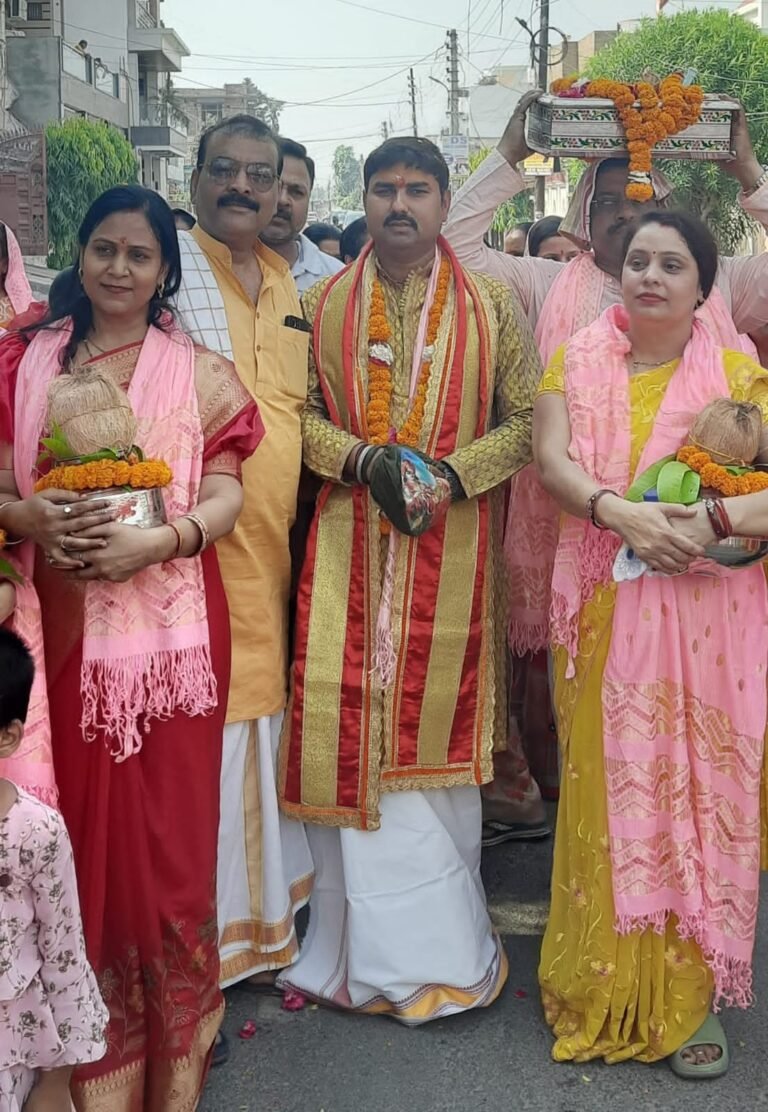 मंगल कलश यात्रा के साथ शिव महापुराण का शुभारंभ