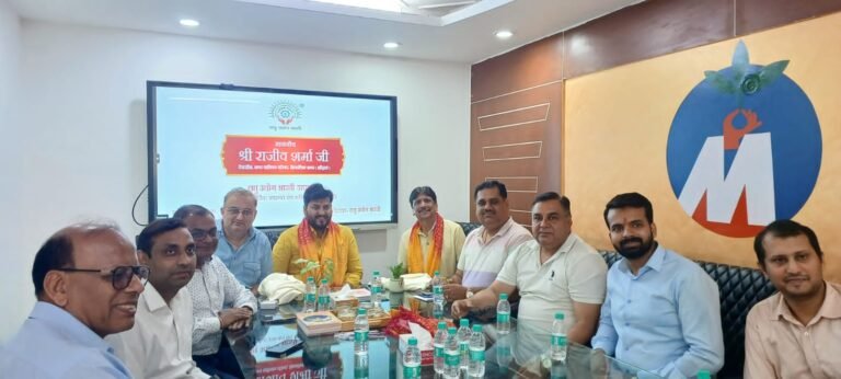 शिवालिक नगर पालिका अध्यक्ष राजीव शर्मा ने की उद्यमियों के साथ बैठक