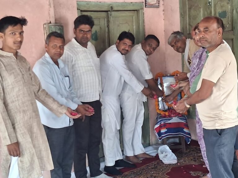 कांग्रेसियों ने पुण्यतिथि पर किया पंडित जवाहरलाल नेहरू को नमन