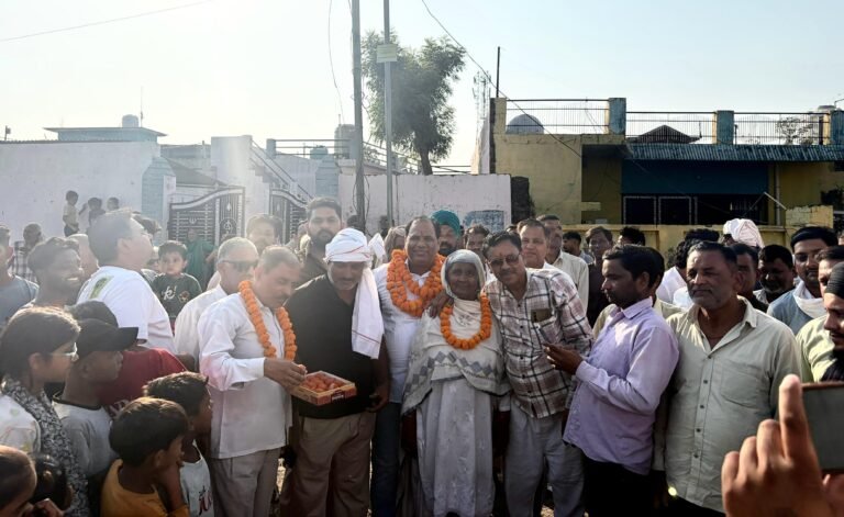 ज्वालापुर विधायक रवि बहादुर ने किया सड़क निर्माण कार्य का उद्घाटन