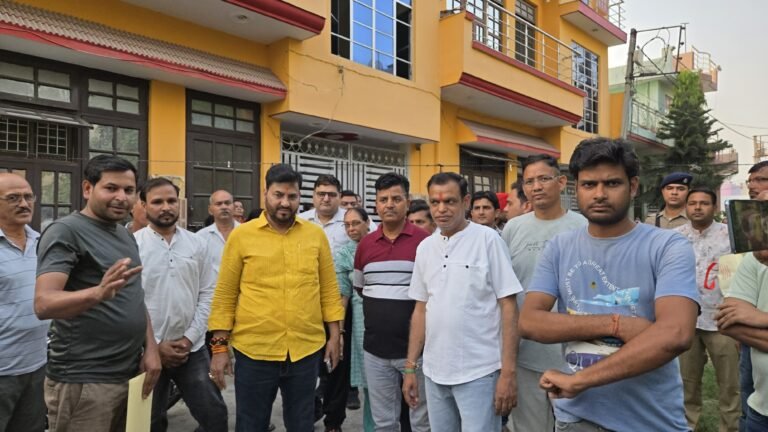 पालिका अध्यक्ष राजीव शर्मा ने किया नाला निर्माण कार्य का उद्घाटन