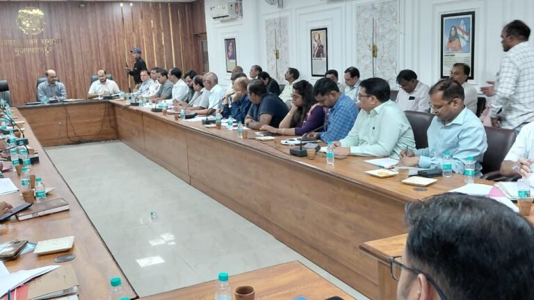जिला उद्योग बन्धु समिति की आयोजित बैठक में डीएम ने दिए सुधार के निर्देश