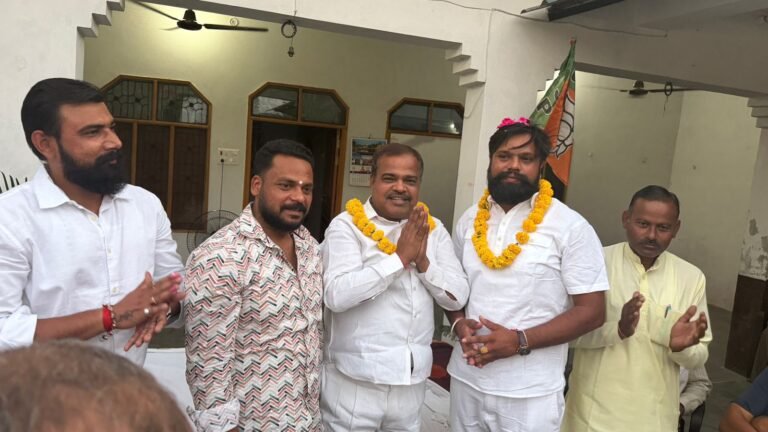 प्रधानों के कार्यकाल बढ़ाए जाने पर दूधली प्रधान शोभित पुंडीर के आवास पर धन्यवाद कार्यक्रम का आयोजन