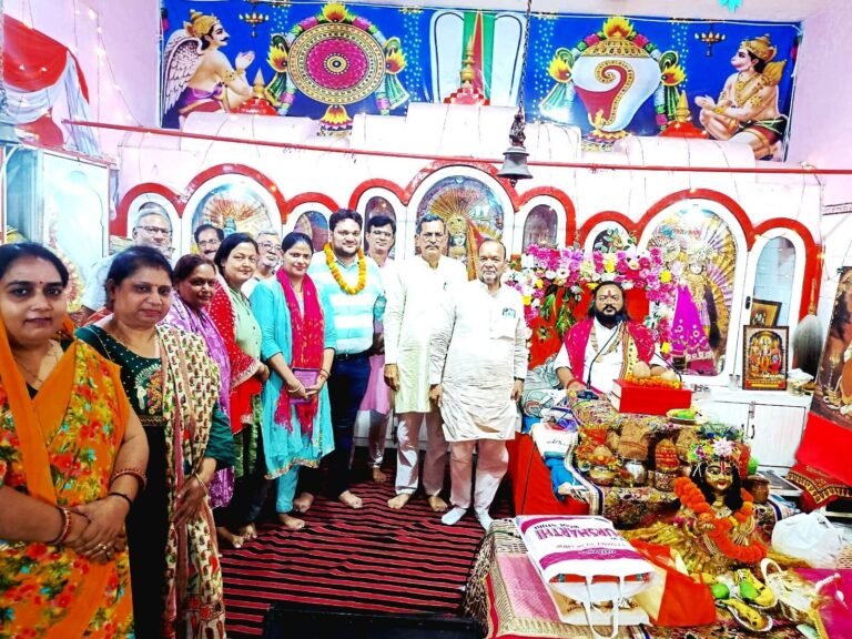 प्राचीन शिव मंदिर में आयोजित श्रीमद्भागवत कथा में रुक्मणी मंगल प्रसंग के साथ गीतापाठ एवं कथा का विधिवत सम्मान