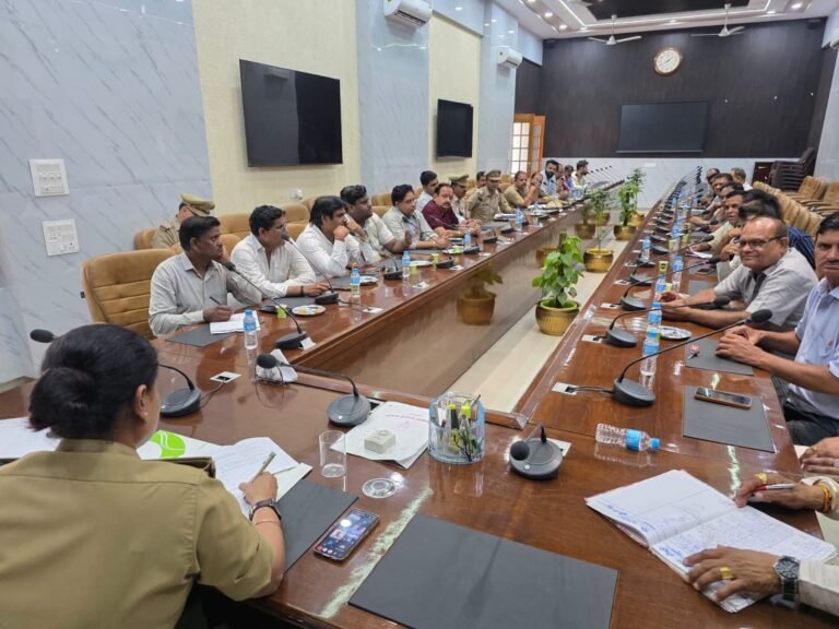 व्यापारियों के साथ पुलिस प्रशासन ने किया विचार मंथन