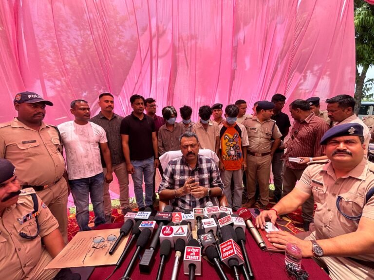 तमंचे के बल पर हुई लूट का पुलिस ने किया खुलासा चार आरोपी गिरफ्तार