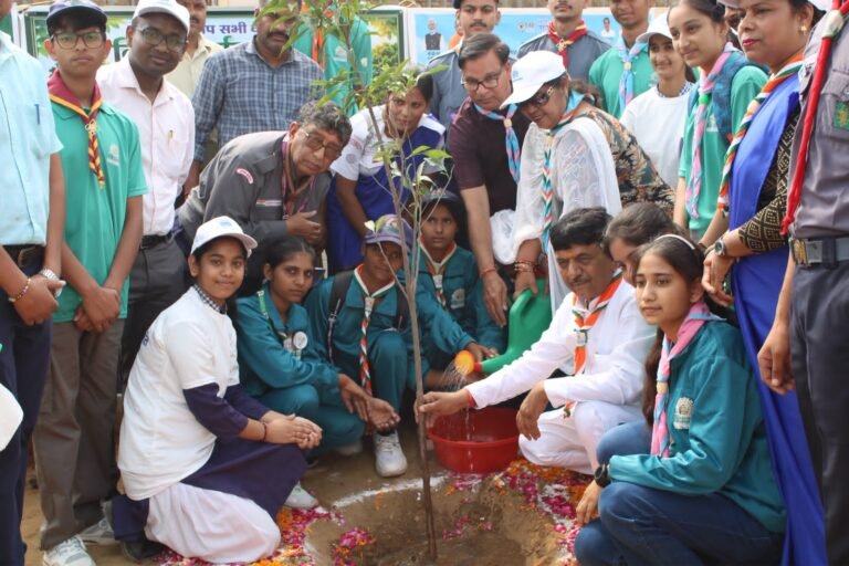 पीआर पब्लिक स्कूल के विद्यार्थियों ने लिया पर्यावरण संरक्षण का संकल्प, पौधारोपण कर मनाया राष्ट्रीय पर्यावरण दिवस