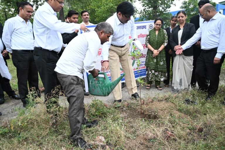 “विश्व पर्यावरण दिवस” के अवसर पर जिला न्यायालय परिसर में वृक्षारोपण कार्यक्रम का आयोजन