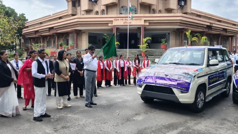 सड़क सुरक्षा जीवन रक्षा’ के प्रति किया जागरूक, निकाली रैली