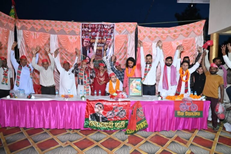 सपा ने किया ग्राम बंजारेवाला में पीडीए चौपाल का आयोजन