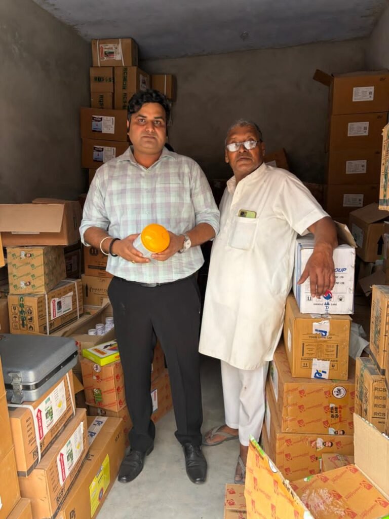 कृषि रक्षा अधिकारी ने बुढाना में पकडा पेस्टीसाइड का अवैध गोदाम, किया सील
