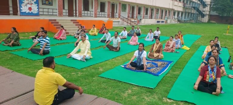 डीएस पब्लिक स्कूल में  अंतर्राष्ट्रीय योग दिवस योग शिविर आयोजित
