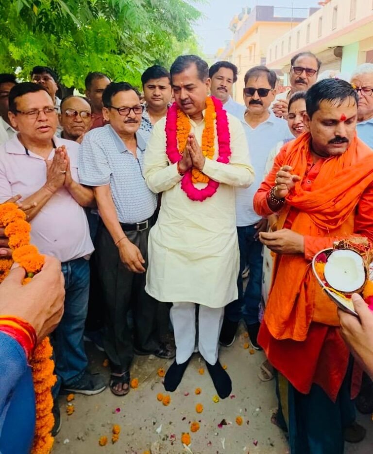 रानीपुर विधायक आदेश चौहान ने किया सड़क निर्माण कार्य का शुभारंभ