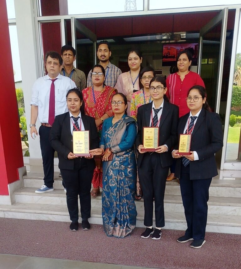श्रीराम कॉलेज ऑफ लॉ में परीक्षा परिणाम में इस वर्ष छात्राओं का बोलबाला