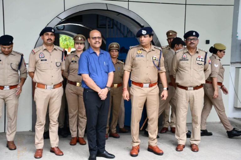 डीएम-एसएसपी ने किया कारागार का निरीक्षण, अधिकारियों को दिए जरूरी दिशा निर्देश