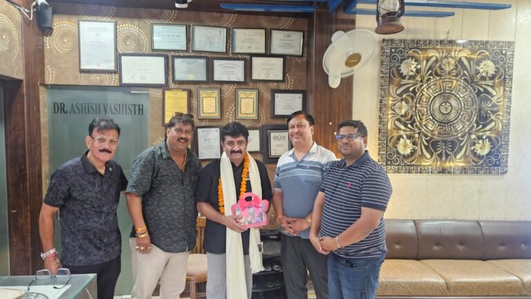 लायन्स क्लब रानीपुर ने किया चिकित्सकों और चार्टर्ड अकाउंटेंटस को सम्मानित