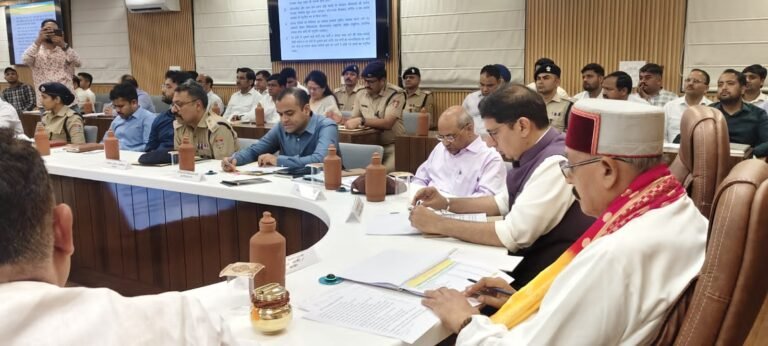 कांवड़ मेला की तैयारियों को समयबद्ध ढंग से अंतिम रूप दें, पड़ोसी राज्यों के साथ प्रभावी समन्वय स्थापित करें: सतपाल महाराज