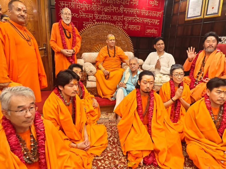 जापान के छह संत बनेंगे निरंजनी अखाड़े के महामंडलेश्वर -स्वामी कैलाशानंद गिरी