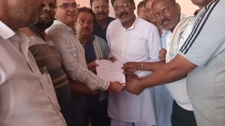 बन गई बात: ईओ के लिखित आश्वासन बाद संयुक्त संघर्ष मोर्चा ने किया आंदोलन समाप्त