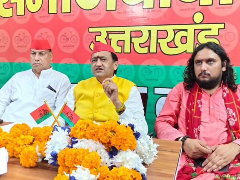 प्रत्येक मोर्चे पर नाकाम सिद्ध हो रही केंद्र व प्रदेश की भाजपा सरकार-प्रो.भुवन भास्कर जोशी