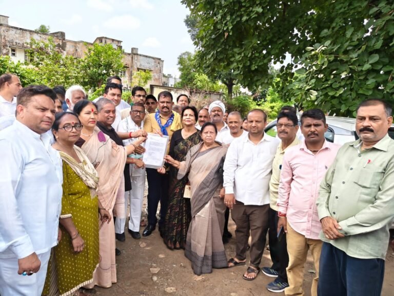 हरिद्वार में स्मार्ट मीटर का विरोध करने पर मुकद्मा दर्ज कराए जाने से भड़के कांग्रेस कार्यकर्ता