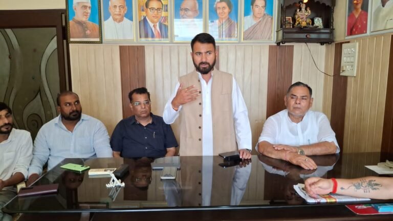 राहुल गांधी के छात्रों की गूंज कार्यक्रम का लेकर युवा कांग्रेस प्रदेश अध्यक्ष ने की पदाधिकारियों के साथ बैठक