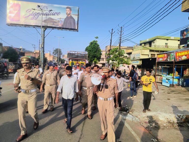 मुजफ्फरनगर यातायात पुलिस की सख्त कार्रवाई, नो-पार्किंग में खड़े 221 वाहनों के किए चालान