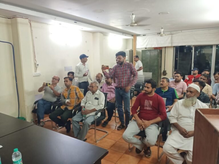 प्रतिबंधित मांझा व शीशा लेपित डोरी के निर्माण, बिक्री तथा उपयोग को रोकने के लिए सम्बन्धित व्यापारियों से अधिकारियों का मंथन
