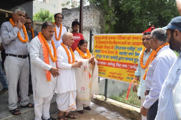 हरिद्वार मेयर किरण जैसल ने किया गुरूकुल कांगड़ी विवि में शौचालय का लोकार्पण