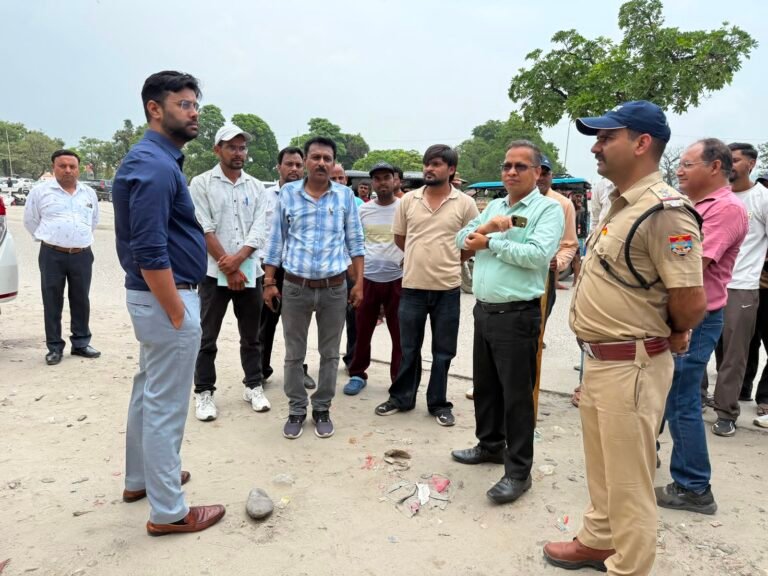 हरिद्वार नगर निगम ने रोड़ी बेलवाला क्षेत्र से हटाए 50 से अधिक अस्थायी अतिक्रमण