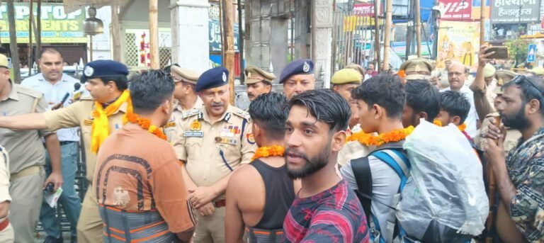 मुख्य सचिव और डीजीपी में शिवचौक पर पहुंच की पूजा अर्चना