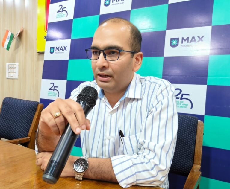 मैक्स हॉस्पिटल देहरादून के डा.सौरभ तिवारी ने किया रेक्टम टयूमर का सफल आपरेशन