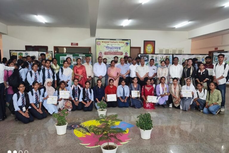 फ़ैकल्टी ऑफ़ फ़ाइन आर्ट्स, श्री राम कॉलेज के विद्यार्थियों ने विश्वविद्यालय स्तर पर किया कॉलेज का नाम रोशन