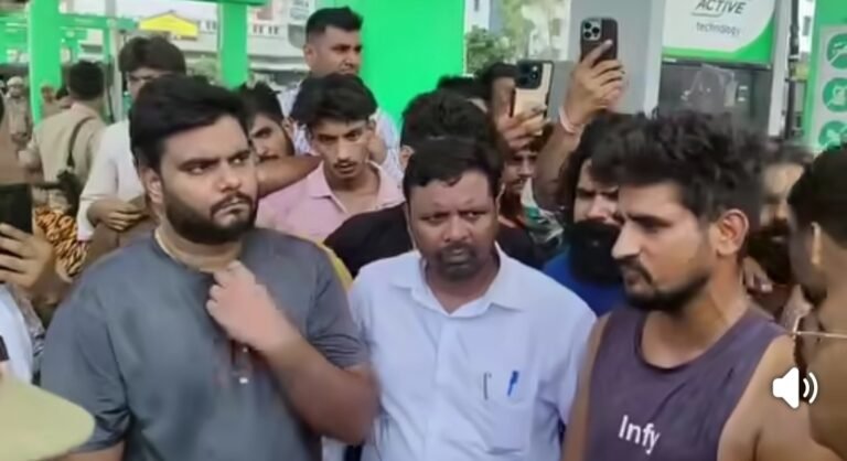 मुजफ्फरनगर में रिलायंस पेट्रोल पंप पर 3 दिन से डेरा डाले मोहित चौधरी की कांवड़ यात्रा को आगे रवाना कराने के प्रयास तेज