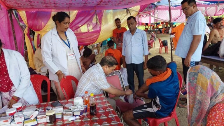 सीएमओ ने कांवड़ चिकित्सा शिविरों में स्वयं संभाली कमान