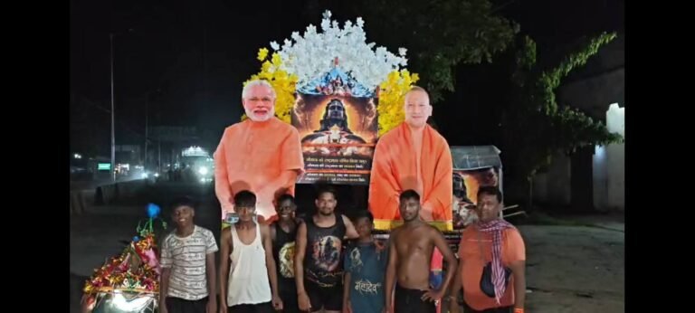 धूम मचा रही ‘मोदी-योगी’ नाम की कांवड़, मुजफ्फरनगर में बनी आकर्षण का केंद्र