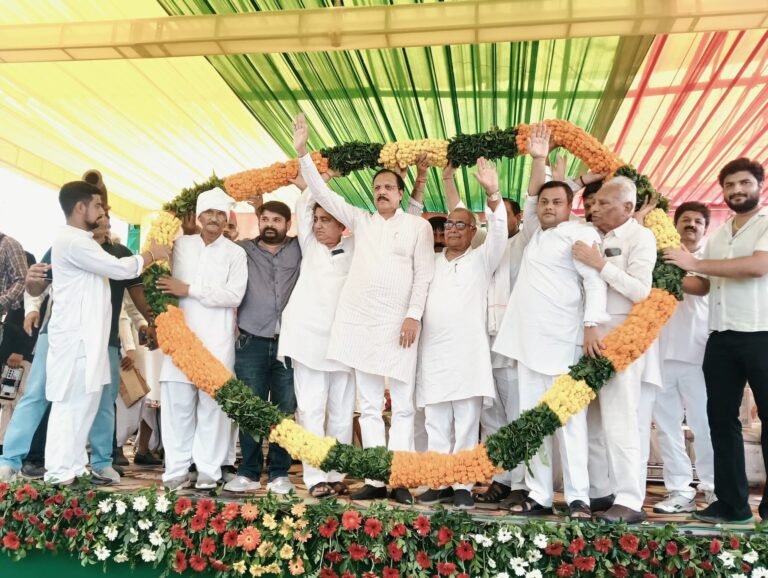 त्यागी ब्राह्मण बौद्धिक सम्मेलन में सांसद राजीव राय ने दिया आश्वासन, प्रमोद त्यागी को सपा टिकट दिलाने के लिए करेंगे  पैरवी