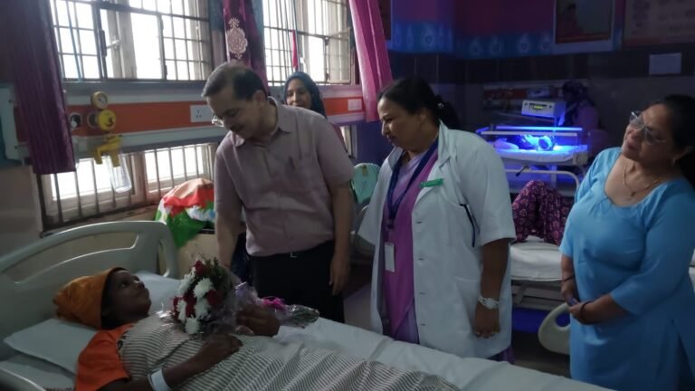 नीलकंठ से जल लेकर लौट रही गर्भवती कांवड़िया ने महिला चिकित्सालय में जुड़वां बच्चों को दिया जन्म