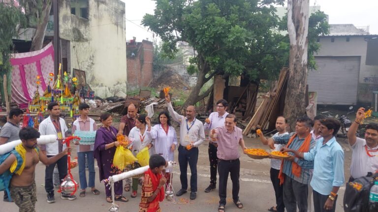 सीएमओ ने कांवड़ चिकित्सा शिविरों एवं प्राथमिक स्वास्थ्य केंद्रों का किया निरीक्षण