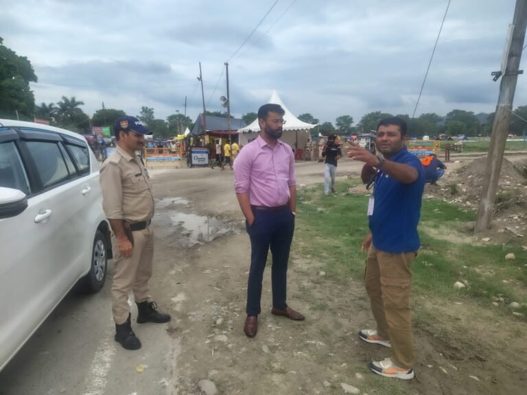 नगर आयुक्त ने किया कांवड़ मेला क्षेत्र का निरीक्षण सफाई व्यवस्था में सुधार के निर्देश दिए
