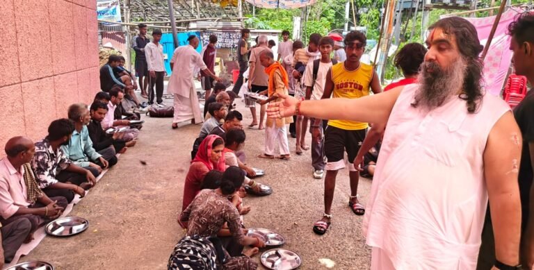 कांवड़ियों की सेवा सहयोग करना हम सभी का कर्तव्य-महंत बिष्णु दास