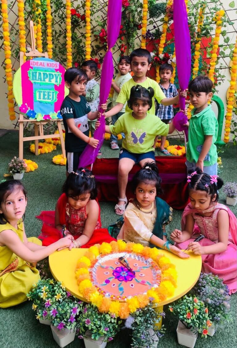 आइडियल किड्स में हर्षोल्लास से मनाया तीज उत्सव