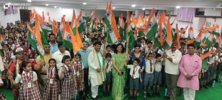 एम.जी. पब्लिक स्कूल में मंत्री कपिल देव अग्रवाल ने किया राष्ट्रीय कृमि दिवस अभियान का शुभारंभ