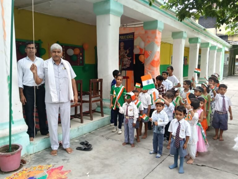 80वे स्वतंत्रता दिवस पर किसान चिंतक कमल मित्तल ने  सेवा समिति पब्लिक स्कूल पर किया ध्वजारोह